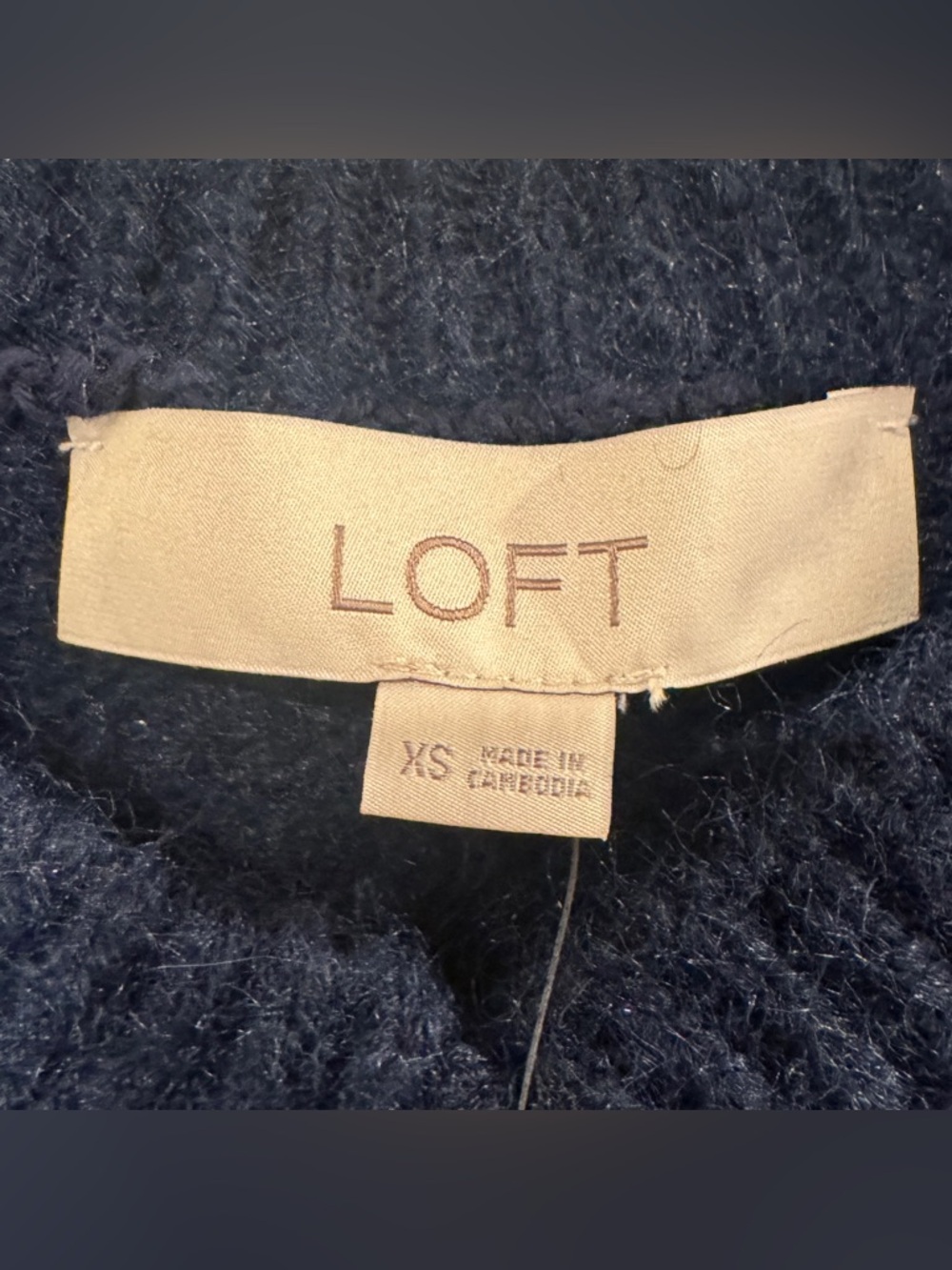 LOFT Ribtrim Relaxed V-Neck Sweater Navy Blue Women’s Size XS New - Picture 3 of 6